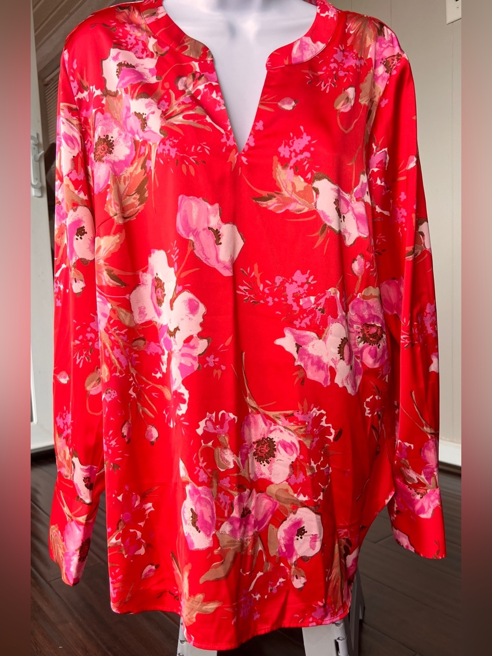 Talbots Red Pink Poppy Print Tunic Blouse Size Large Long Sleeve V-Neck
